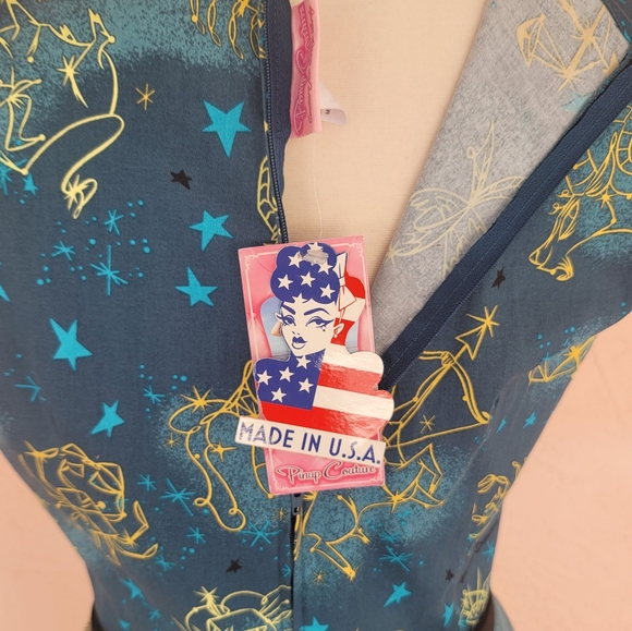 NEW Pinup Couture Pinup Girl Clothing Heidi Dress in Astrology Print - Picture 9 of 11